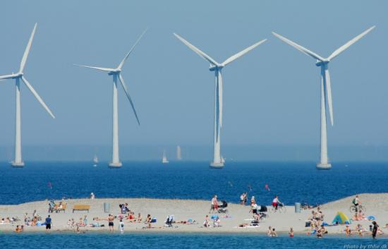 В Балтийском море запустили гигантскую ветряную электростанцию