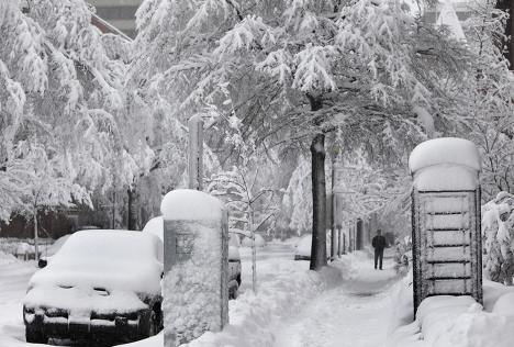 Снегопады вызвали хаос на транспорте в Великобритании